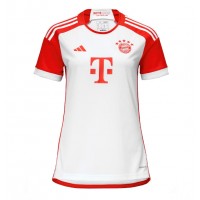 Camisa de Futebol Bayern Munich Dayot Upamecano #2 Equipamento Principal Mulheres 2023-24 Manga Curta